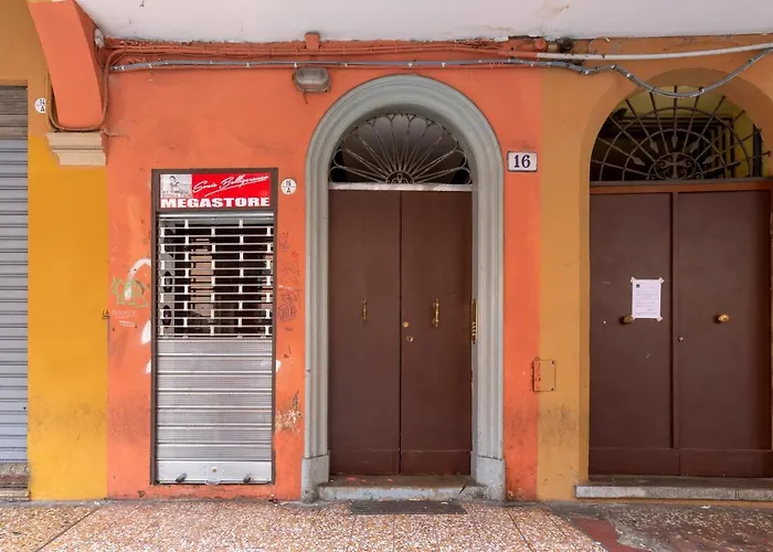 Guesthost - Universita E Centro Storico Mascarella Apartamento