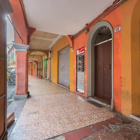 Universita E Centro Storico Mascarella * Bologna