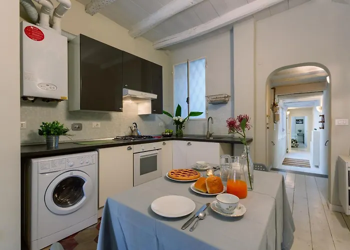 Guesthost - Universita E Centro Storico Mascarella Apartment