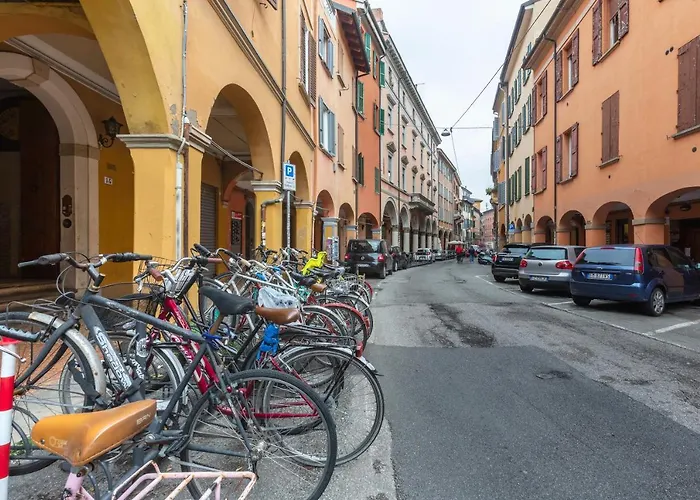 Guesthost - Universita E Centro Storico Mascarella Apartment Bologna